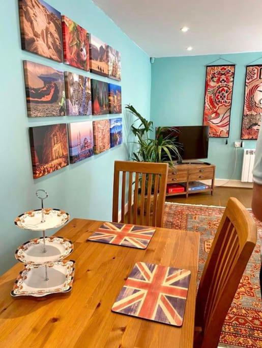 Traveller'S Rest - Cosy Cottage In Heart Of Wilton Salisbury Exterior photo